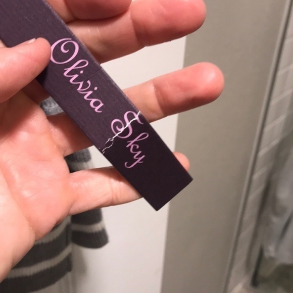 Olivia Sky Women’s gray stripe ruffle sweater, size XL. - Picture 3 of 6